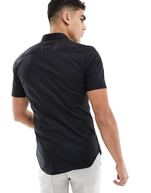 Short sleeve muscle fit poplin shirt in black